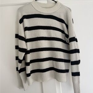 American Eagle Outfitters Cream and Black Knit Sweater
